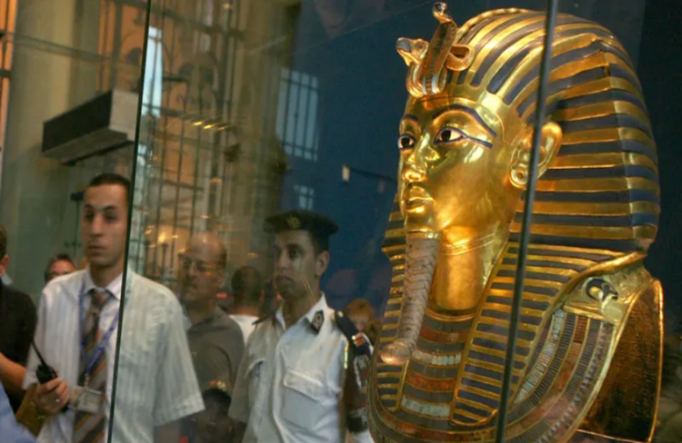 المتحف المصري الكبير