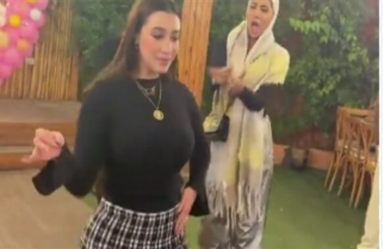 الطبيبة الراقصة