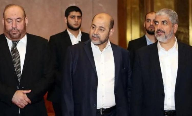 خالد مشعل رفقة قيادات من حركة حماس