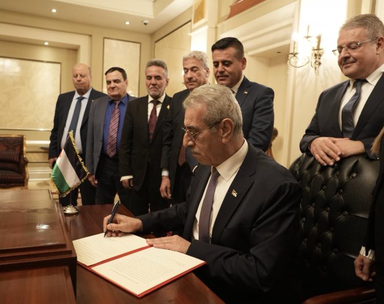 علي شعث رئيس اللجنة الوطنية لإدارة غزة