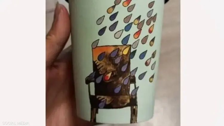 الأكواب المثيرة للجدل حملت مقعدا فارغا وقطرات ملونة
