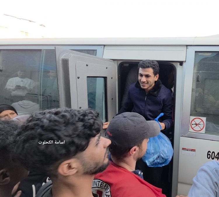 اسير مفرج عنه من سجون الاحتلال