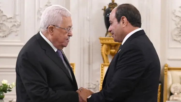 الرئيس المصري عبد الفتاح السيسي ونظيره الفلسطيني محمود عباس