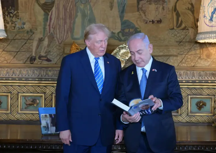 الرئيس الأمريكي دونالد ترامب ورئيس الوزراء الاسرائيلي بنيامين نتنياهو