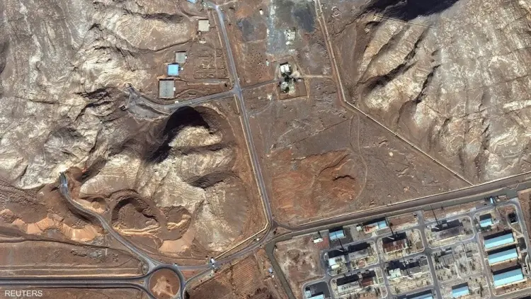 مداخل أنفاق غير مدفونة في مجمع أصفهان النووي