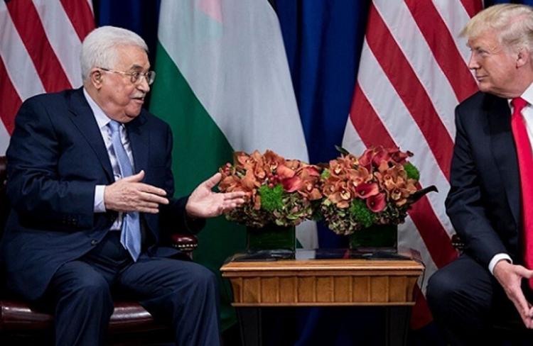 الرئيس الفلسطيني محمود عباس ونظيرة الأمريكي دونالد ترامب