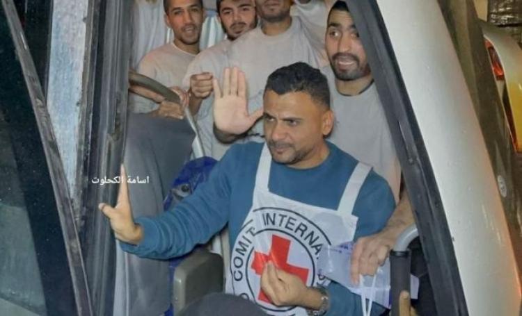الافراج عن أسرى