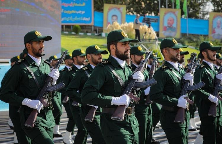 إيران
