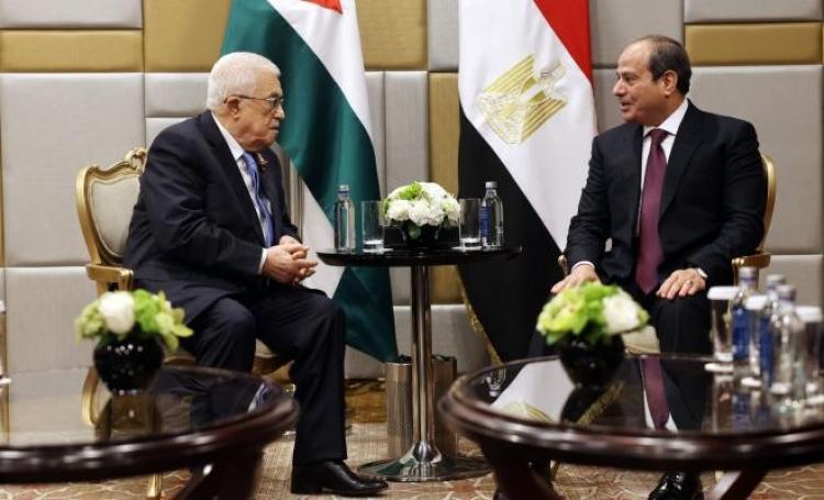 تفاصيل لقاء الرئيس عباس مع نظيره المصري بالقاهرة