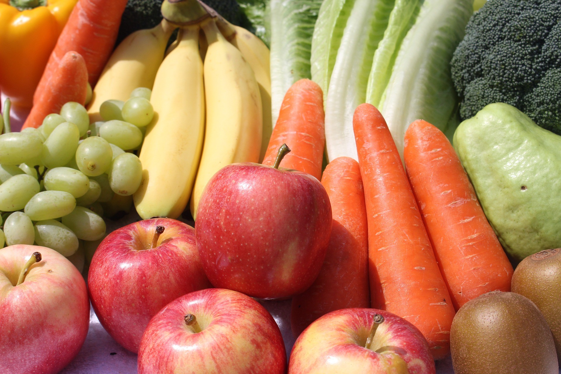 fruit-1095331_1920.jpg
