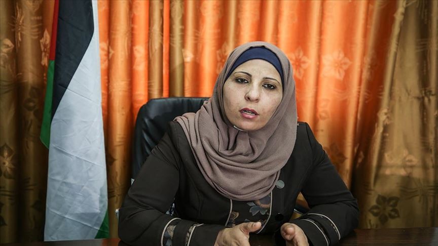 عزيزة الكحلوت الناطقة باسم وزارة التنمية الاجتماعية بغزة
