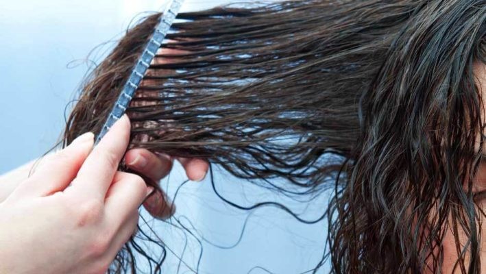 الوسائل-الكيميائية-لأجل-فرد-الشعر-المجعد-709x400.jpg