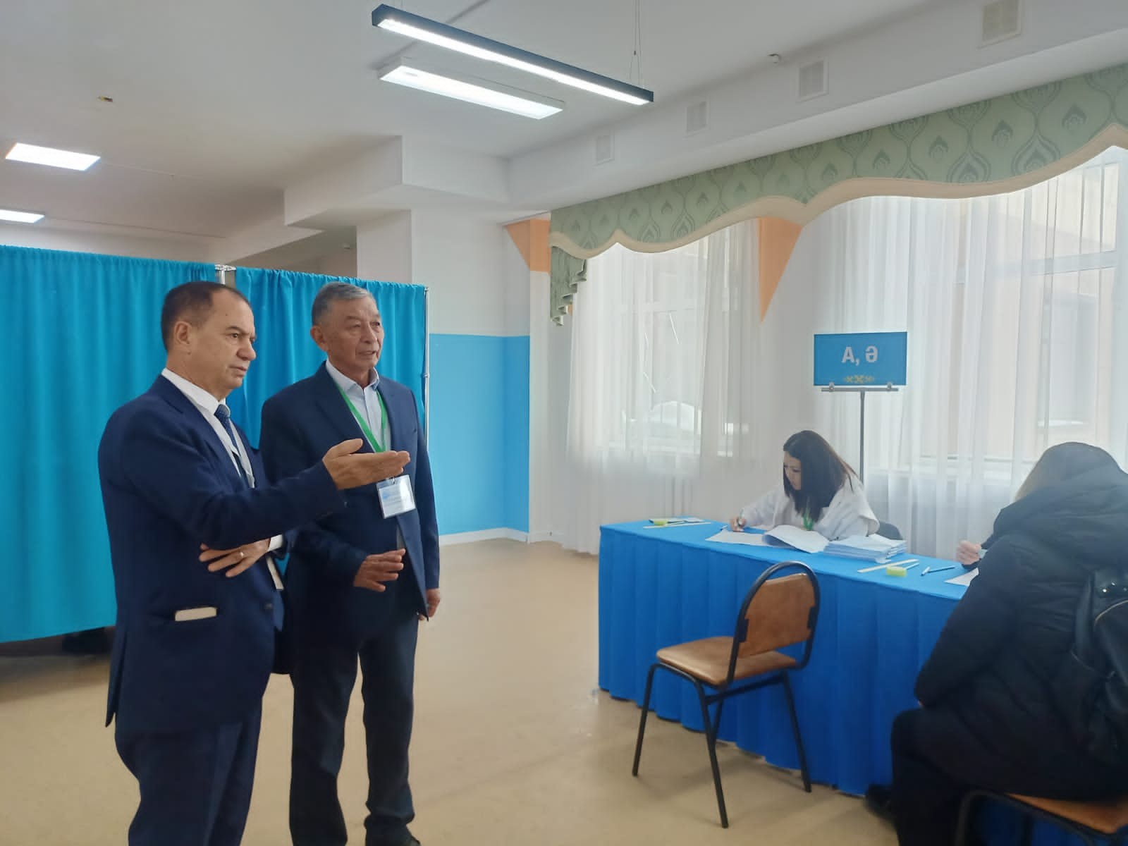جانب من مراقبة السفير منتصر أبو أبو زيد على الانتخابات في كازاخستان