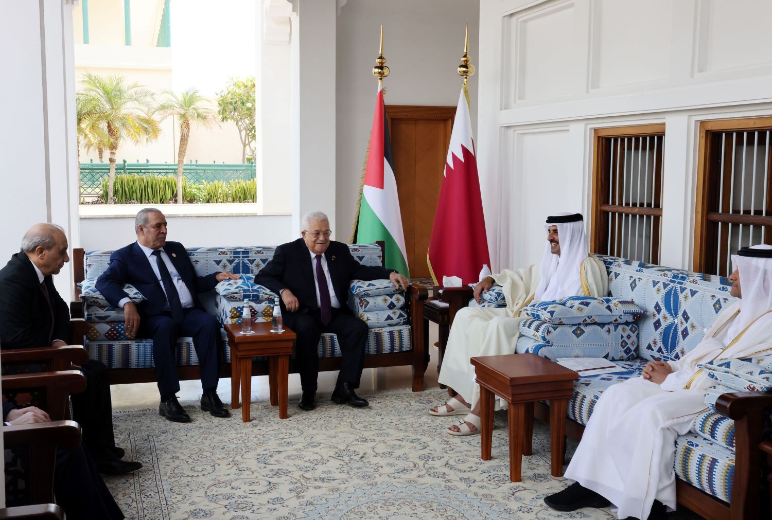 الرئيس محمود عباس حلال لقاء الأمير تميم