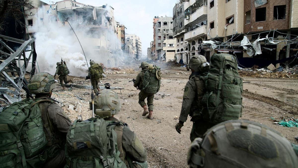 جنود إسرائيليون في قطاع غزة (رويترز)