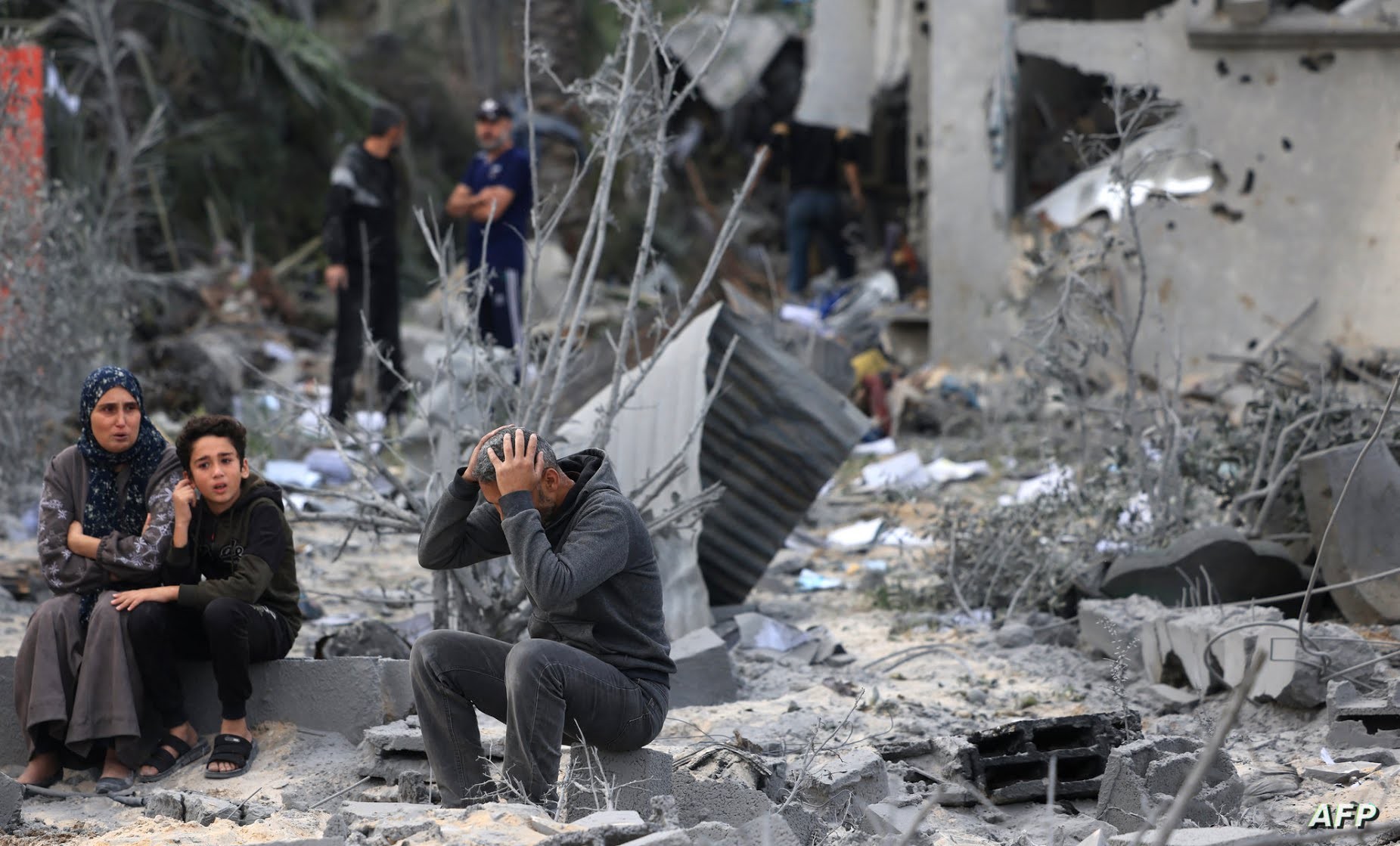 آثار غارة إسرائيلية في خان يونس، جنوب قطاع غزة، في 22 نوفمبر 2023