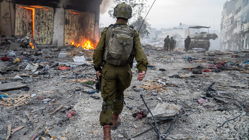 احد جنود الاحتلال في مدينة غزة- أ ف ب